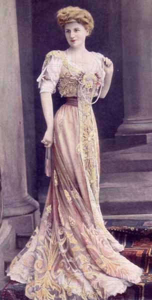 old fashioned dresses 1900