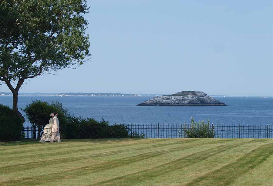 egg rock in the bay
